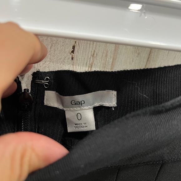 Gap Black Pleated Mini Skirt - Preppy Academic Style - Size 0 - Picture 2 of 7